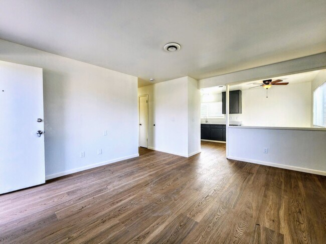 Foto del edificio - 4442 Yukon Dr