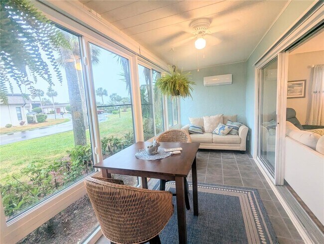 Foto del edificio - 1720 Lakeside Dr