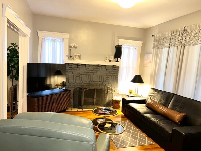 Foto del edificio - 1039 Riviera St