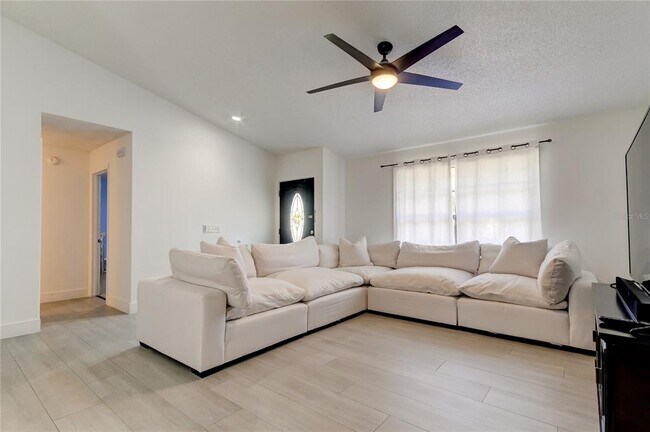 Foto del edificio - 5212 Carey Rd