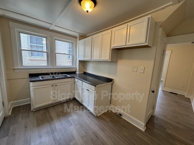 Foto del edificio - 235 East Ave