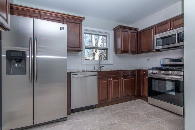 Building Photo - 772 Avenue C