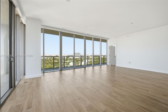 Foto del edificio - 2678 Tigertail Ave