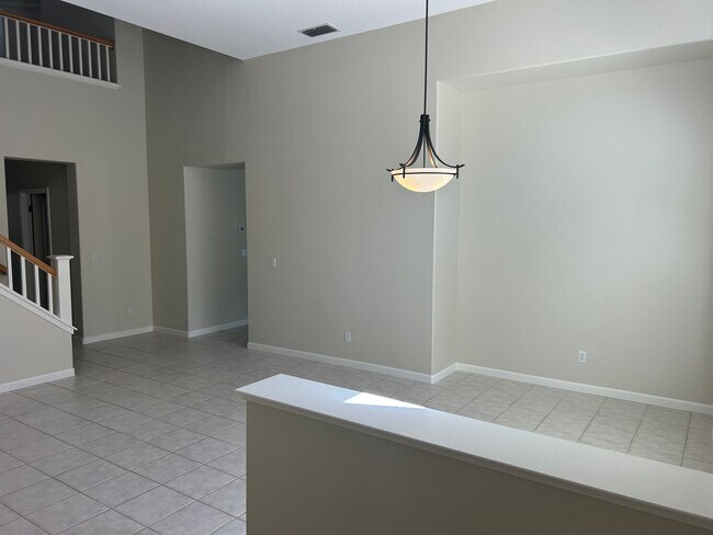 Building Photo - Beautiful 5 Bedroom 3 Bathroom in Garin Ra...