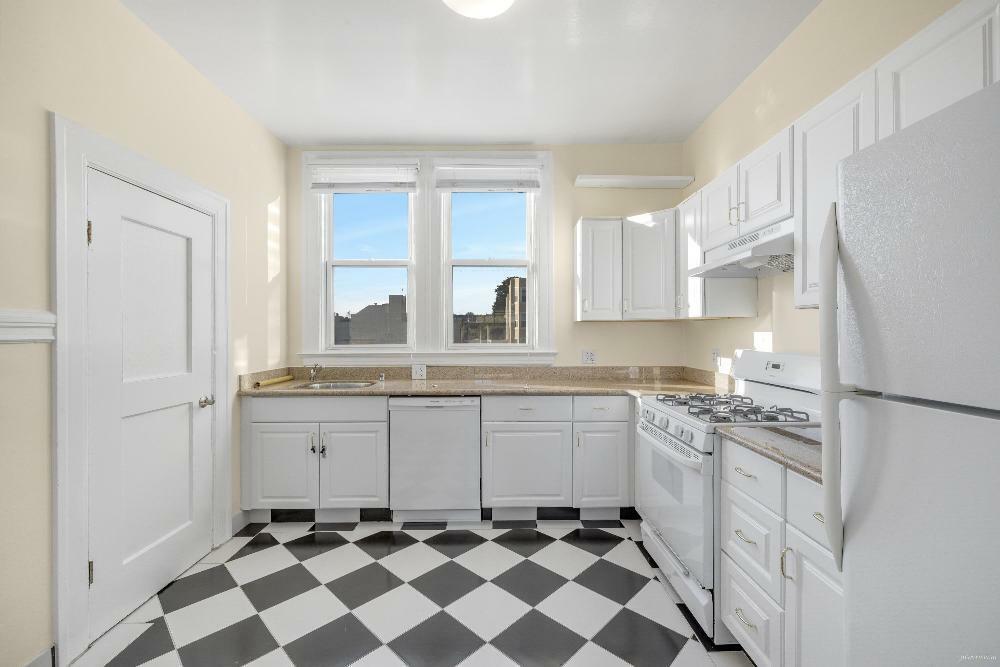 Primary Photo - 1380 Union St