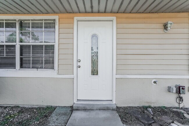 Building Photo - 18703 Sebring Rd