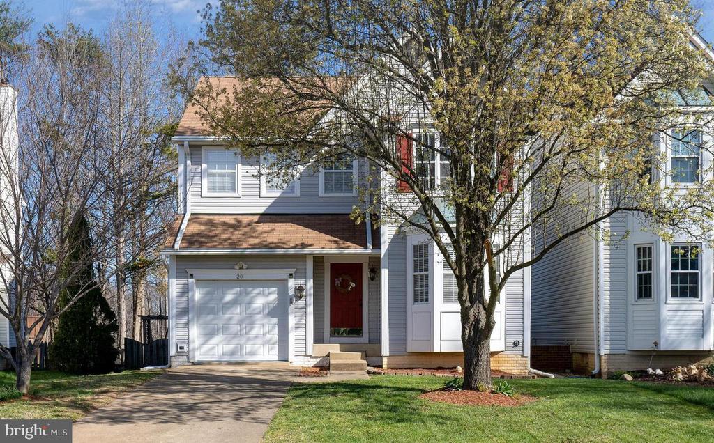 Primary Photo - 20 Regency Dr