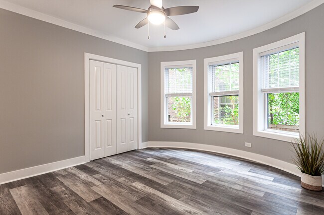 Foto del edificio - 2127 W Giddings St