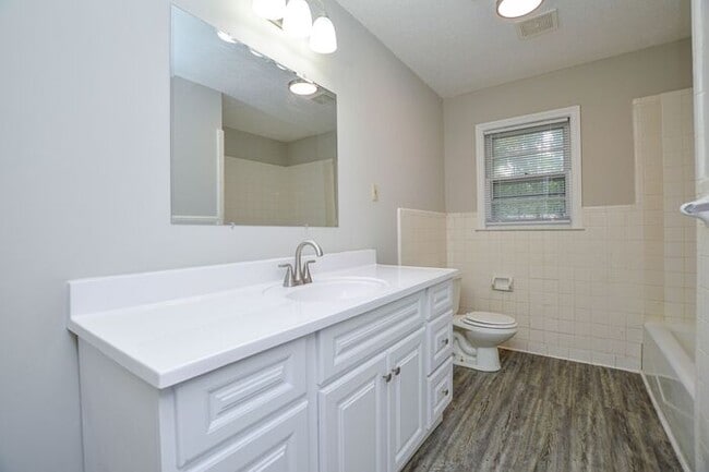 Building Photo - Renovated ranch in Matthews, NC!