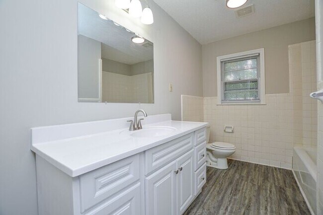 Foto del edificio - Renovated ranch in Matthews, NC!