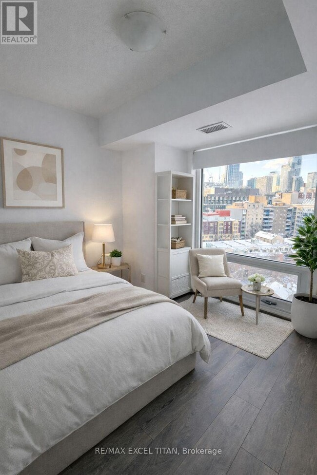 Photo du bâtiment - 219 Dundas St E