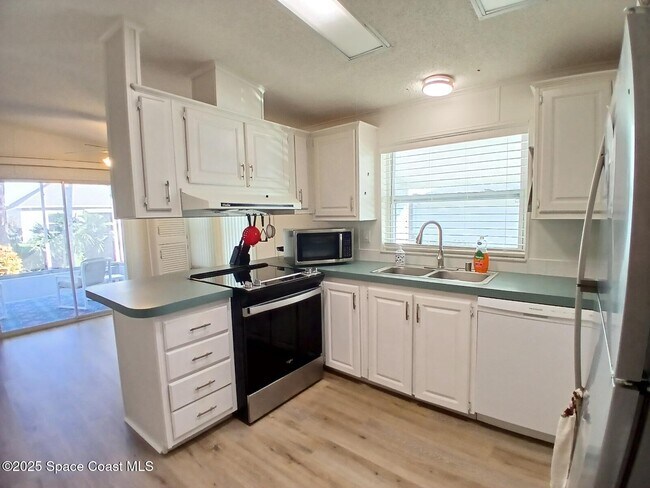 Foto del edificio - 4619 Goldfinch Ln