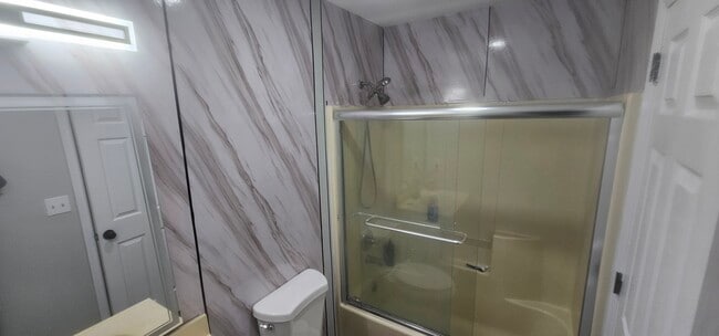 Foto del edificio - 260 Birchwood Dr