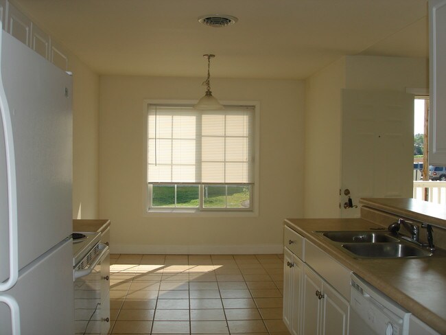 Foto del edificio - 1200 Black Diamond Dr