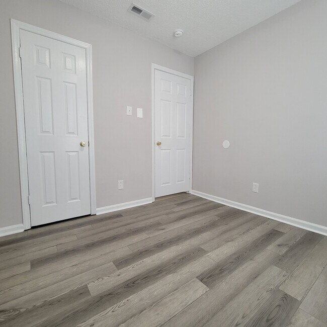 Foto del edificio - 3045 Crawford Ave