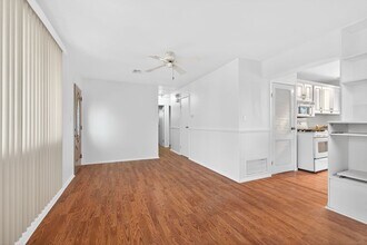 Building Photo - 5300 Wyandot Pl