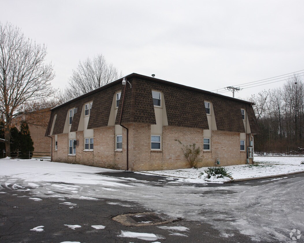 Building Photo - 1994 Mathews Rd