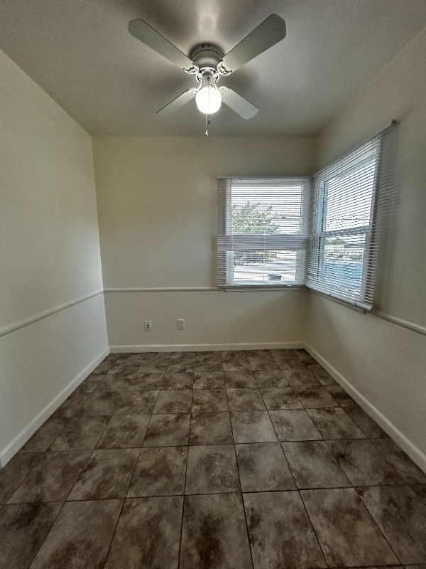 Foto del edificio - 849 W Foothill Blvd