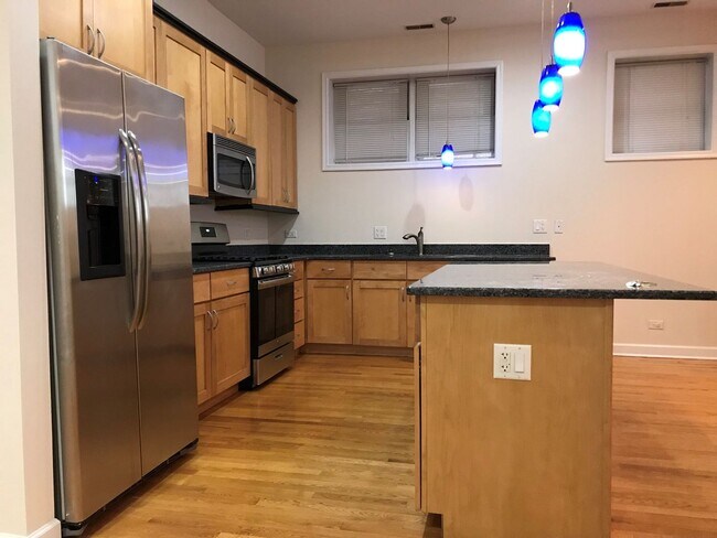 Foto del edificio - 3434 N Elston Ave