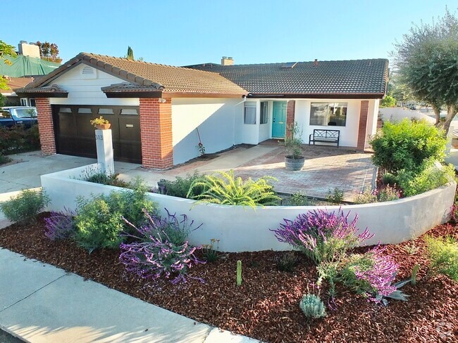 Building Photo - 313 College Park Dr