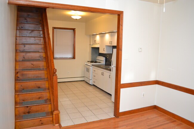 Building Photo - 3276 Emery St