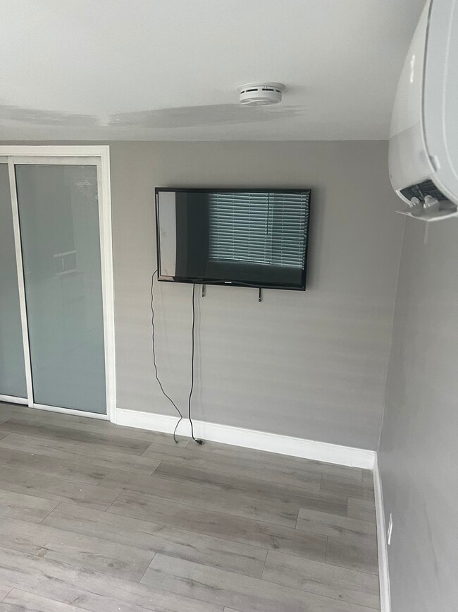 Foto del edificio - 377 NW 49th St
