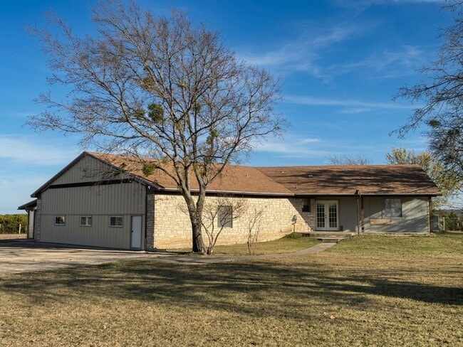 Building Photo - 552 Lawson Ln