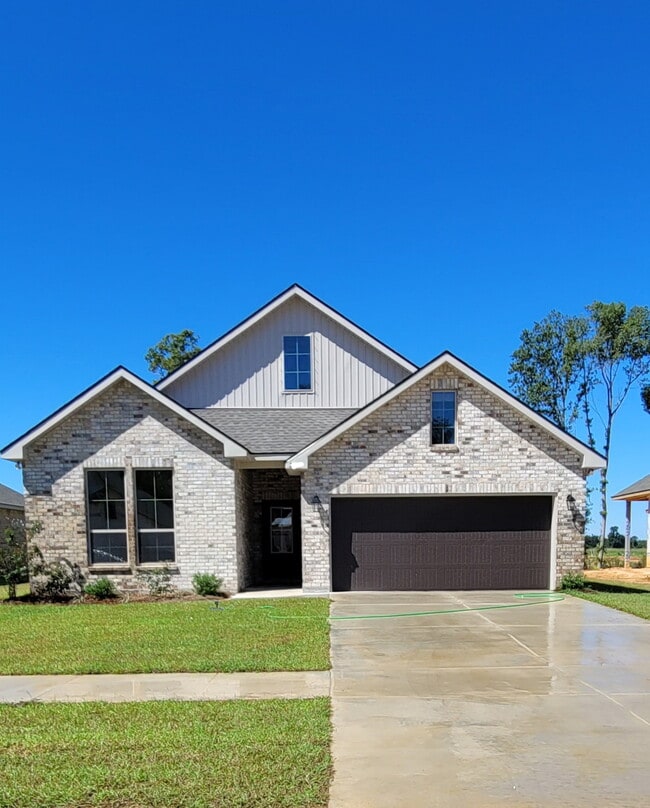 Building Photo - 23553 District Dr