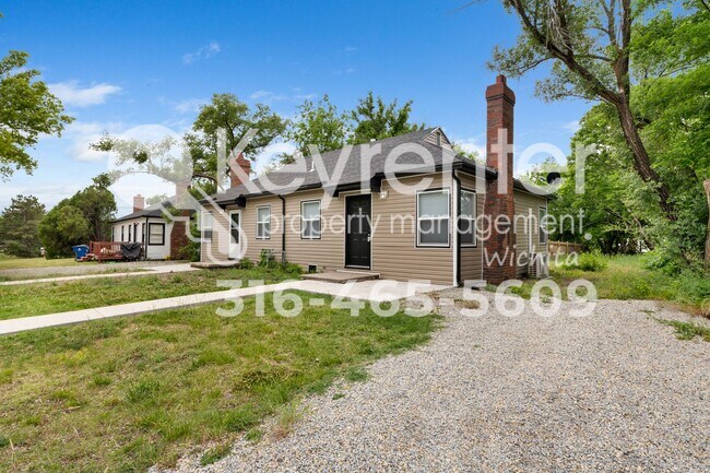 Building Photo - N Volutsia Duplex