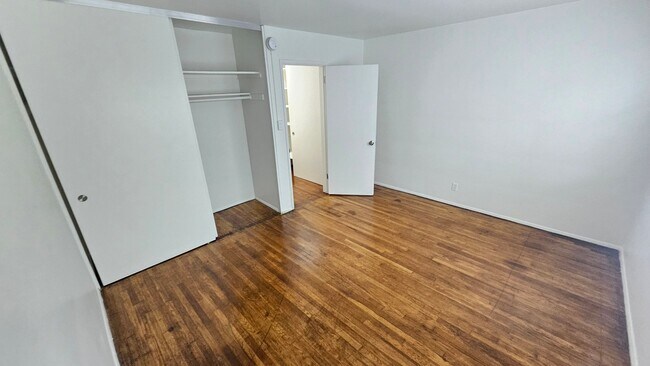Foto del edificio - 11030 Moorpark St