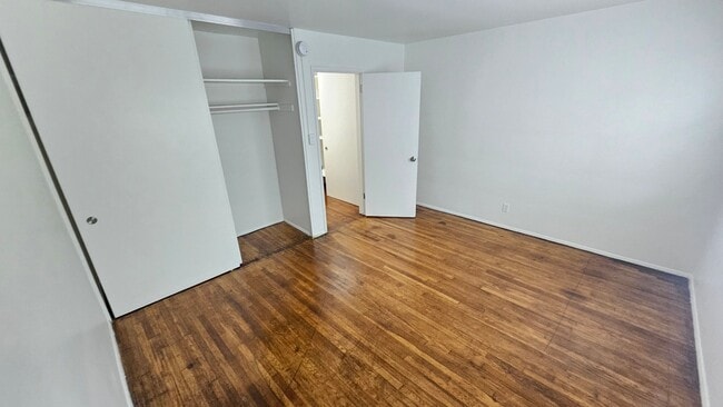 Building Photo - 11030 Moorpark St