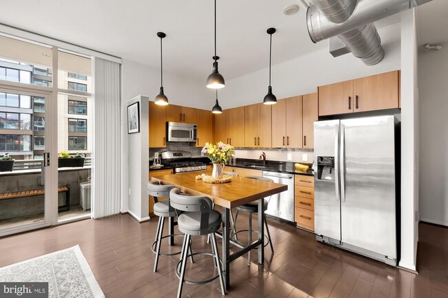 Foto del edificio - 811 4th St NW