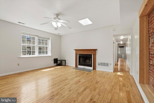 Foto del edificio - 1347 S 6th St