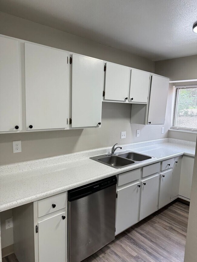 Photo - 1010 Holli Springs Ln Apartment