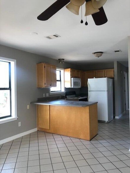 Foto del edificio - 3799 E County Hwy 30A
