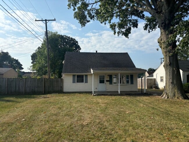 Building Photo - Charming 2 Bedroom 1 Bath House on the Eas...