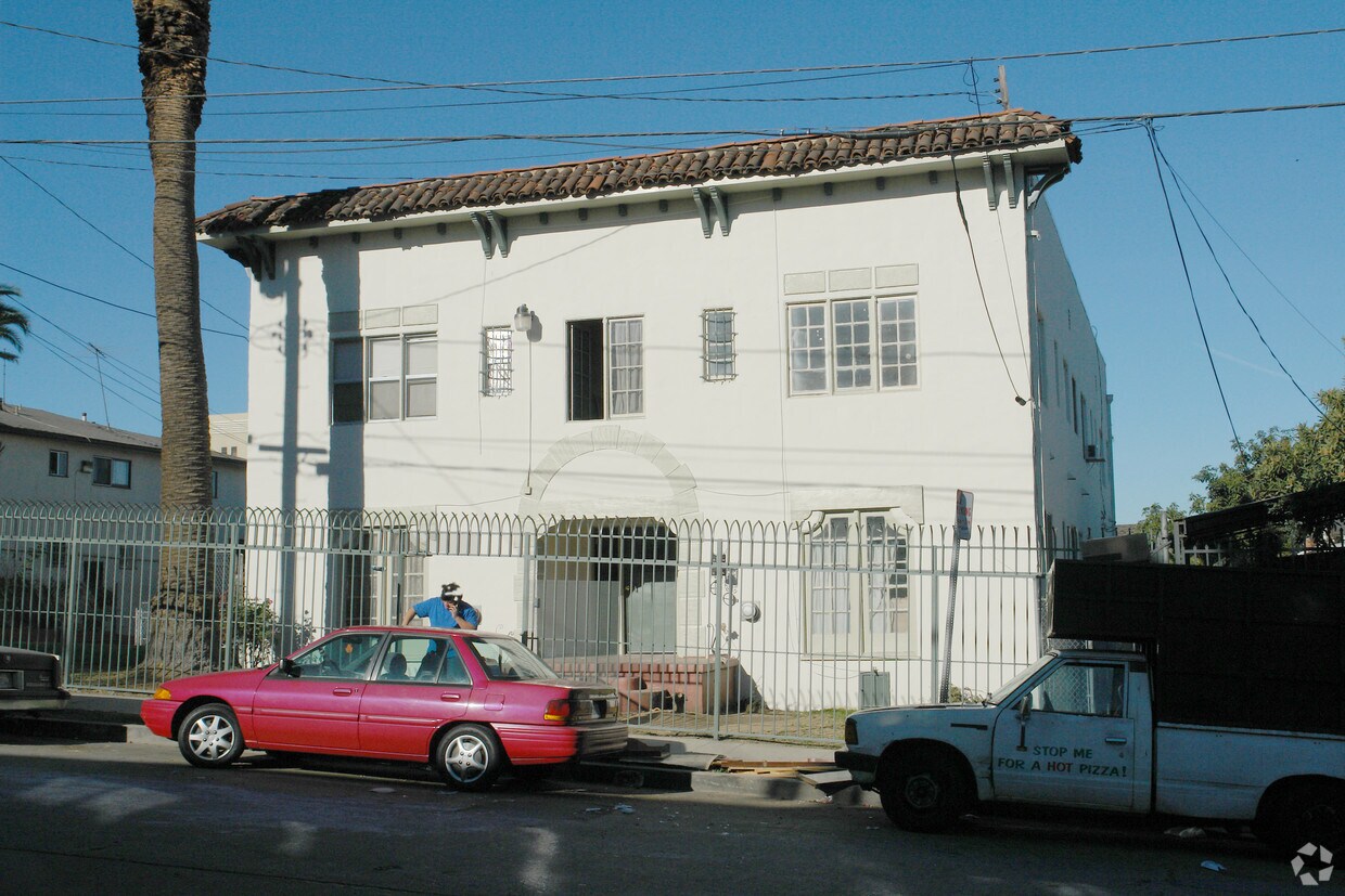 Building Photo - 229 S Westlake Ave