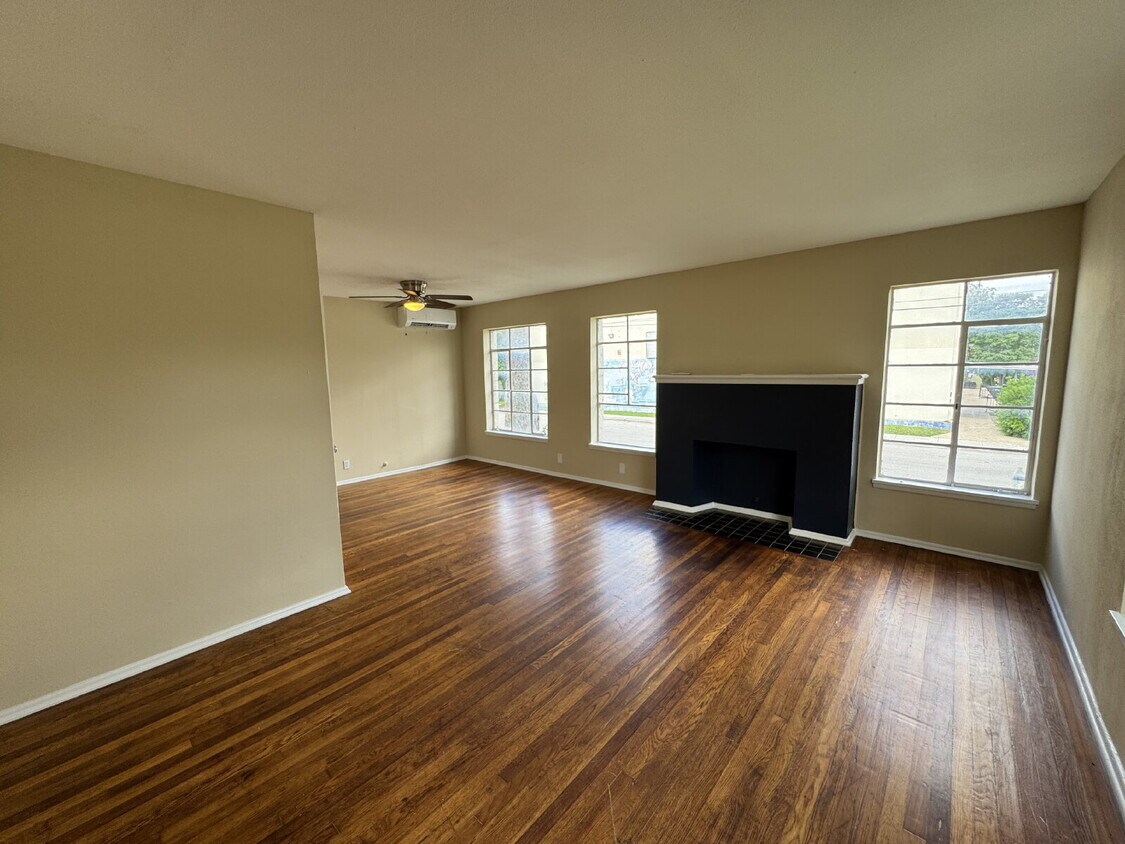 Primary Photo - 1 bedroom and 1 bathroom unit available at...