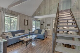 Building Photo - 4225 Meadowbrook Rd