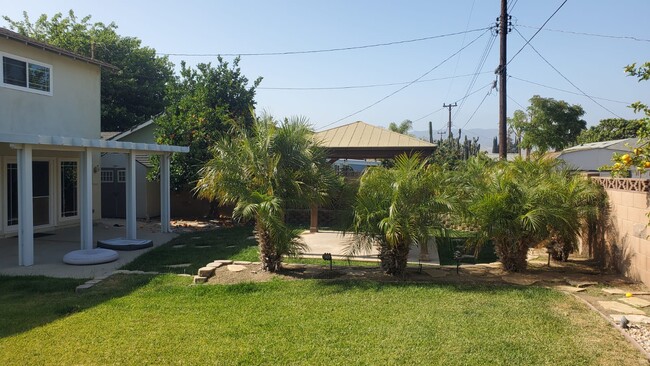 Building Photo - 2295 Lindale Ave