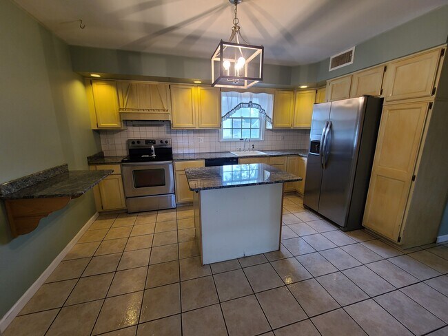 Building Photo - 801 Laconia Cir