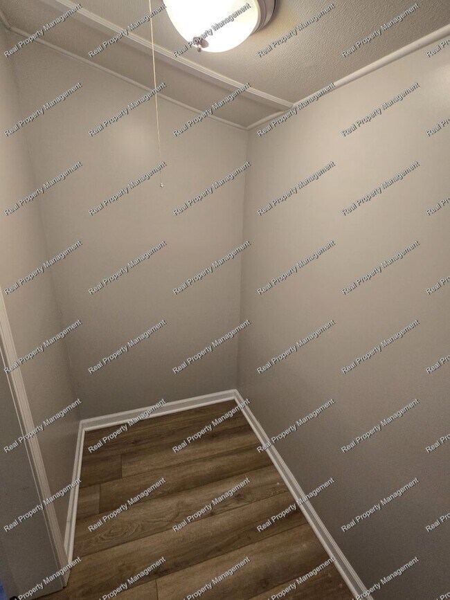 Foto del edificio - Updated 1 Bedroom Apartment