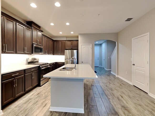 Foto del edificio - 328 Cedar Bark Ln