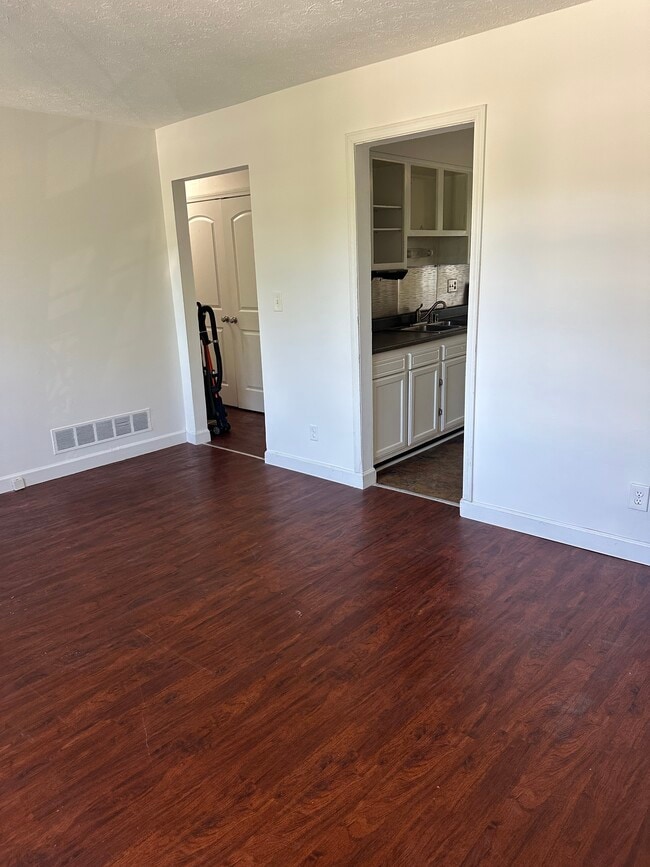 Building Photo - 1615 McGuire Ct