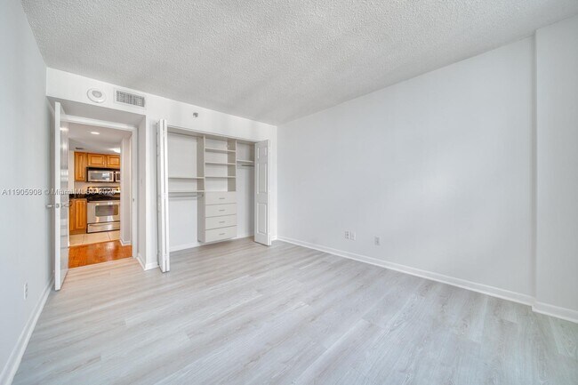 Foto del edificio - 770 Claughton Island Dr