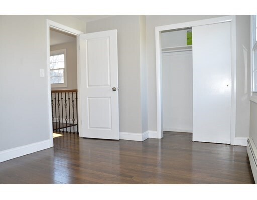 Building Photo - 41 Welles Ave