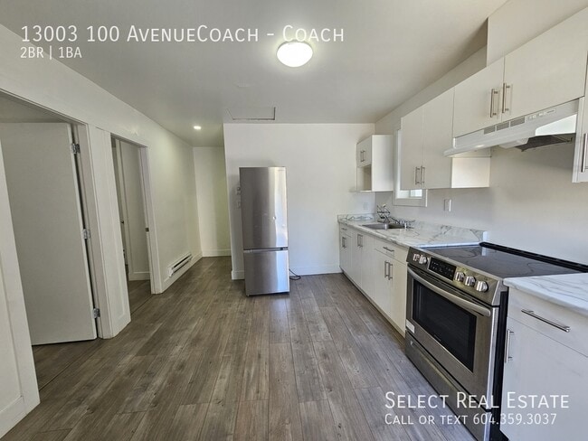Building Photo - 13003-13100 AvenueCoach