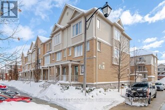 Building Photo - 3250 Bentley Dr