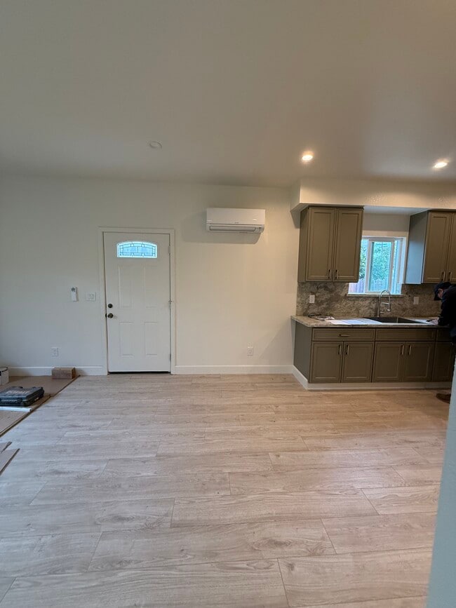 Puerta principal - 37045 Dutra Way