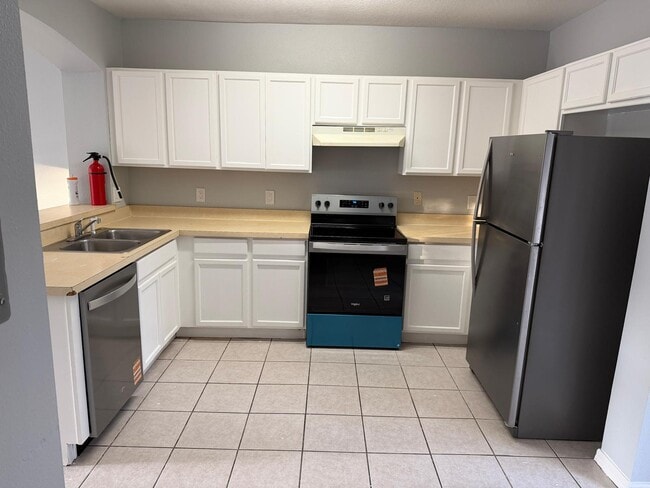 Building Photo - 9832 Carlsdale Dr